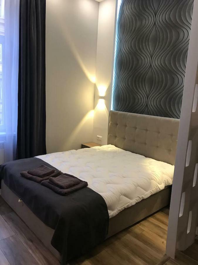 New Appartment-Studio Іn The Center Of Lviv Exterior foto